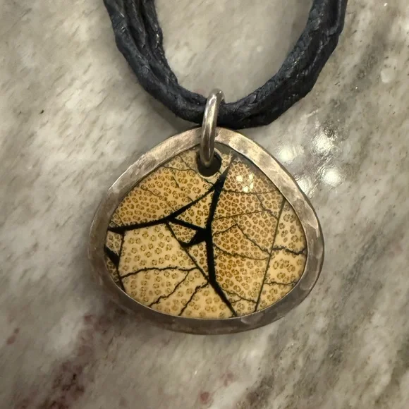 Silpada Black and Gold Pendant Necklace & Earrings! All set in stearling silver - Picture 2 of 5